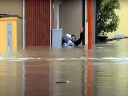 „E sfârşitul lumii!”. Mii de oameni evacuați și cel puțin 5 morți, în Italia, în urma unor inundații (VIDEO)