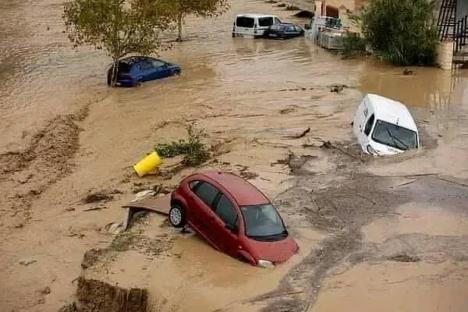 Inundații devastatoare în Spania: Zeci de morți într-o regiune în care locuiesc și mulți români (FOTO/VIDEO)