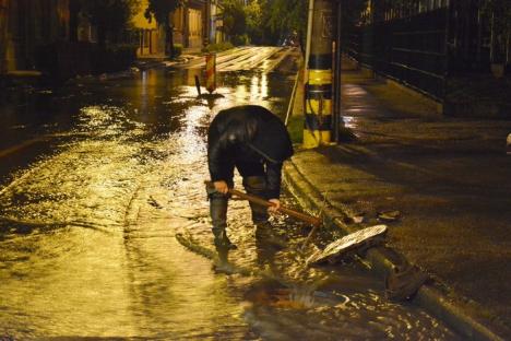 Oradea, sub furtună: Pasajul de la Crişul, inundat, magazinele arată ca după război (FOTO / VIDEO)
