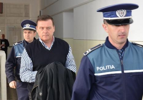 Fostul adjunct al Poliţiei Bihor, comisarul şef Ioan Brîndaş, a fost pus sub control judiciar