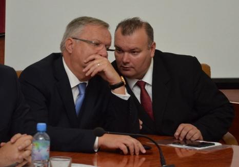 PNL deschide negocieri cu UDMR. Scaunele vicepreşedintelui CJ Ioan Mang şi viceprimarului Ovidiu Mureşan se clatină 