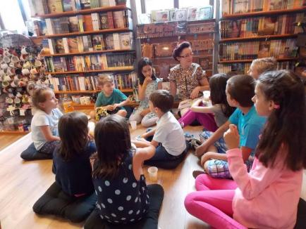 Îmblânzitoarea de pagini: Orădeanca Ioana Blaga îi ajută pe copii să descopere universul fascinant al lecturii (FOTO)