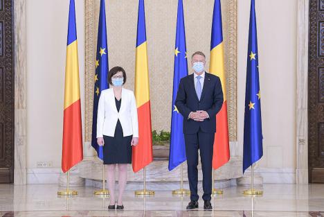 Președintele Klaus Iohannis a semnat cererea privind urmărirea penală a foștilor miniștri Ioana Mihăilă și Vlad Voiculescu