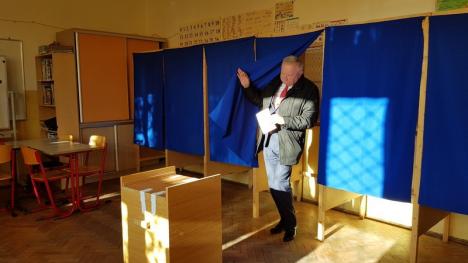 Ioan Mang a votat, bineînţeles, 'cu inima' şi speră că va fi bucuros diseară (FOTO / VIDEO)