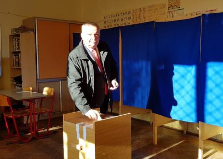 Ioan Mang a votat, bineînţeles, 'cu inima' şi speră că va fi bucuros diseară (FOTO / VIDEO)