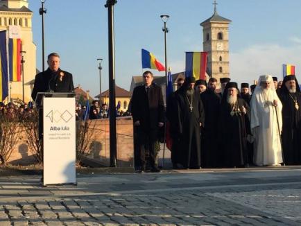 Marea Adunare Naţională a fost reconstituită la Alba Iulia. Klaus Iohannis, aplaudat şi ovaţionat de mulţime (FOTO/VIDEO)