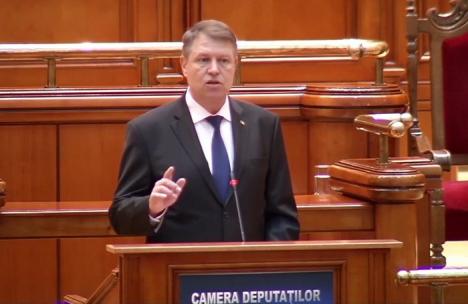 Discursul lui Iohannis i-a scos pe PSD-işti din Parlament: Retragerea ordonanţei 13 şi eventual demiterea chinuită a unui ministru este prea puţin. Alegeri anticipate sunt prea mult (VIDEO)