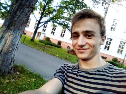 Adolescentul care s-a spânzurat la Oradea a luat peste 9 la Bac! Ionatan voia să studieze aviaţia în China (VIDEO)