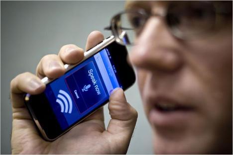 Premieră mondială: Un tribunal acordă despăgubiri pentru o tumoare cauzată de telefonul mobil