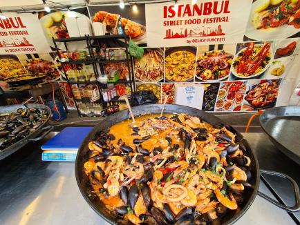 Istanbul Street Food Festival, la Oradea: Desertul sultanului, baclavale și fructe de mare în Parcul 1 Decembrie (FOTO / VIDEO)