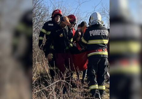 Un adolescent de 15 ani a ajuns la spital după ce s-a tăiat cu o drujbă