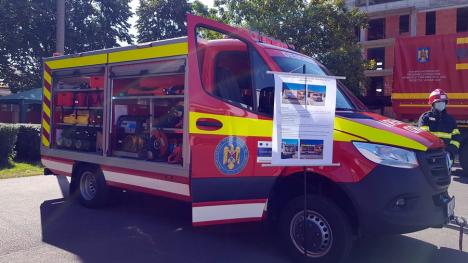 Dotări pentru pompieri: ISU Crişana are ambulanţe noi pentru descarcerare, dar şi un rezervor mobil de 7.000 de litri, unic în ţară (FOTO / VIDEO)