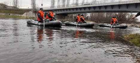 Bărci noi pentru pompierii din Bihor, pentru intervențiile la inundații ori salvare de la înec (VIDEO)