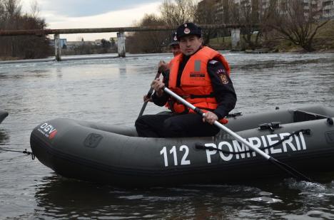 Bărci noi pentru pompierii din Bihor, pentru intervențiile la inundații ori salvare de la înec (VIDEO)