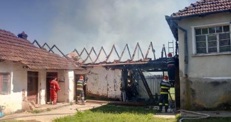 Incendiu provocat de... cioburi de sticlă, în Bihor! (FOTO)