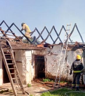 Incendiu provocat de... cioburi de sticlă, în Bihor! (FOTO)