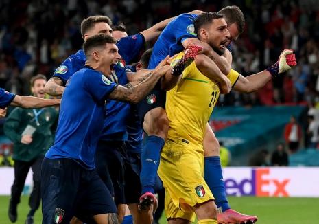 Italia este campioana Europei la fotbal! Portarul italian a apărat două penalty-uri (FOTO / VIDEO)