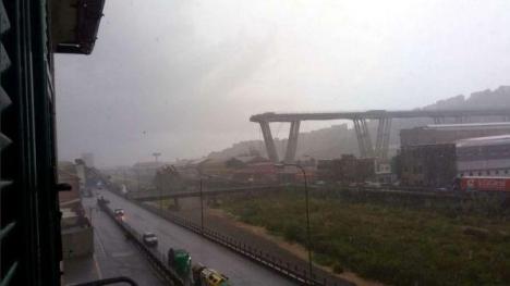 Autostradă prăbuşită în Italia: Presa vorbeşte despre zeci de morţi! (FOTO / VIDEO)