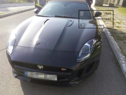 Captură 'de marcă' în Borş! Doi lituanieni au încercat să intre în ţară cu două maşini Jaguar furate (FOTO)