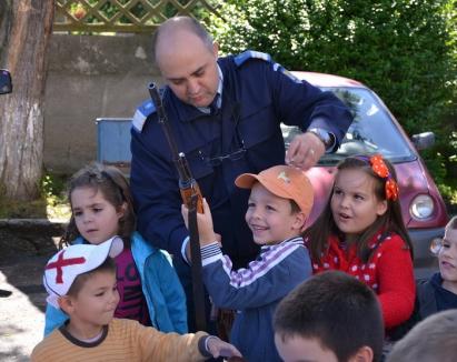 La Jandarmerie se deschid porţile pentru copii