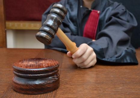 Înalta Curte de Casaţie şi Justiţie a revocat controlul judiciar în cazul celor cinci şefi din Poliţia Bihor acuzaţi de corupţie