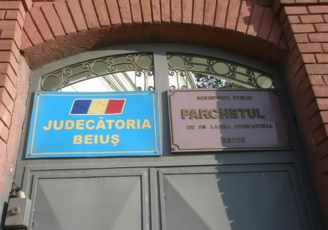 Trimis în faţa instanţei de 2 luni, dosarul penal al primarului din Nucet, Mircea Tuduce, zace 'la sertar', deși riscă prescrierea în doar 6 luni!