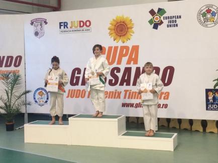 Patru medalii pentru tinerele judoka de la Crișul Oradea la turneul internațional „Cupa Glissando” de la Timișoara!