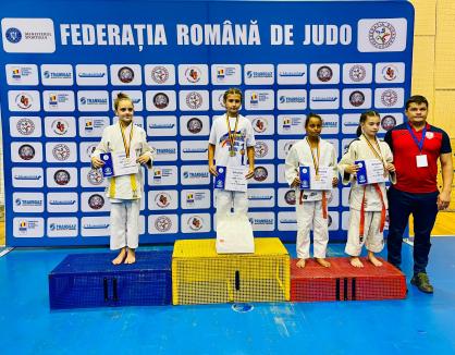 O medalie de aur şi un loc 5 pentru tinerii judoka de la LPS-Champions Oradea