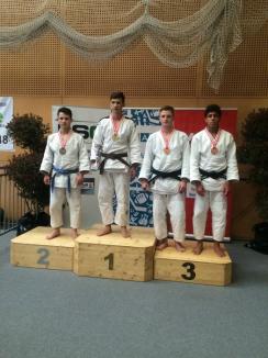 Şapte medalii pentru tinerii judoka orădeni la turneul internațional din Austria