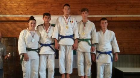 Tinerii judoka orădeni şi-au adjudecat 14 medalii la turneul internaţional de la Paks, din Ungaria