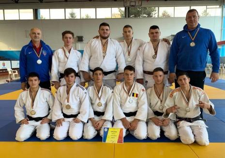 Echipa CSM Oradea a cucerit titlul de vicecampioană naţională de judo tineret (U23)