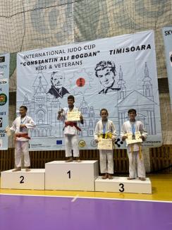 De Ziua Mondială a Judoului, tinerii sportivi de la LPS – Champions Oradea și-au adjudecat 33 de medalii (FOTO)