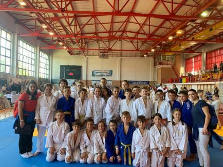 Nouă clasări pe podium pentru tinerii judoka de la LPS Bihorul la întrecerile internaționale dotate cu Cupa Satu Mare