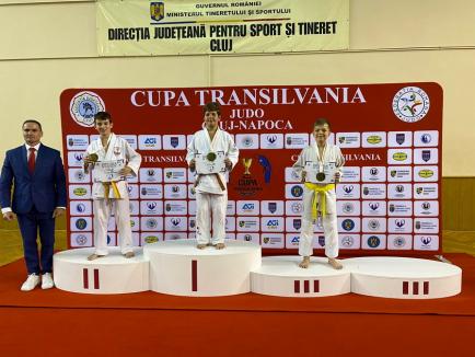 Zece medalii pentru tinerii judoka de la  LPS-Champions Oradea la Cupa Transilvaniei (FOTO)