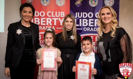 Claudia Seica a fost declarată sportiva anului la JC Liberty Oradea. Vezi cine sunt sportivii din top 2022! (FOTO)