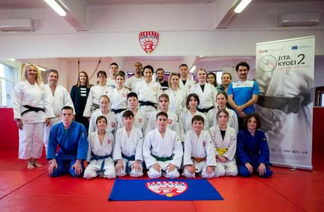 Campioanele olimpice la judo Alina Dumitru şi Catherine Fleury s-au aflat la Oradea (FOTO)