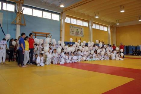 Copiii de la JC Liberty Oradea au sărbătorit Ziua Mondială a Judoului (FOTO / VIDEO)