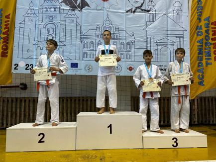 Zeci de medalii pentru orădenii de la LPS Champions la turneul internaţional „Judo Cup Constantin Ali” de la Timişoara (FOTO)