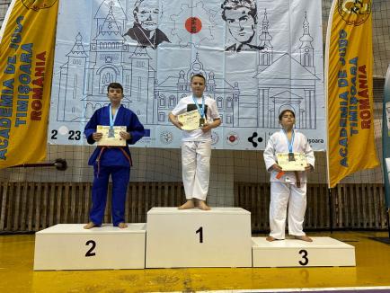 Zeci de medalii pentru orădenii de la LPS Champions la turneul internaţional „Judo Cup Constantin Ali” de la Timişoara (FOTO)