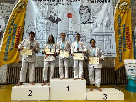 Zeci de medalii pentru orădenii de la LPS Champions la turneul internaţional „Judo Cup Constantin Ali” de la Timişoara (FOTO)