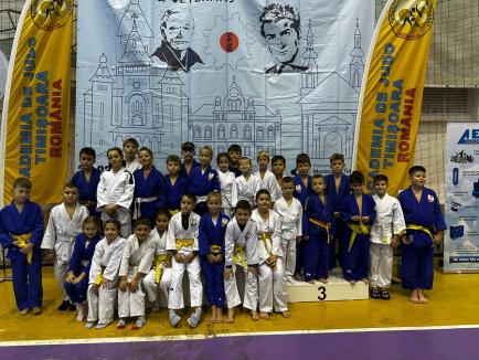 Zeci de medalii pentru orădenii de la LPS Champions la turneul internaţional „Judo Cup Constantin Ali” de la Timişoara (FOTO)