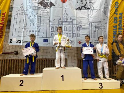 Zeci de medalii pentru orădenii de la LPS Champions la turneul internaţional „Judo Cup Constantin Ali” de la Timişoara (FOTO)