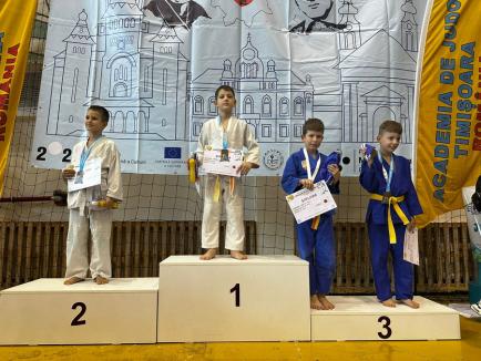 Zeci de medalii pentru orădenii de la LPS Champions la turneul internaţional „Judo Cup Constantin Ali” de la Timişoara (FOTO)