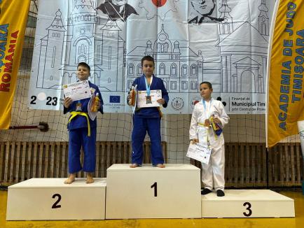 Zeci de medalii pentru orădenii de la LPS Champions la turneul internaţional „Judo Cup Constantin Ali” de la Timişoara (FOTO)