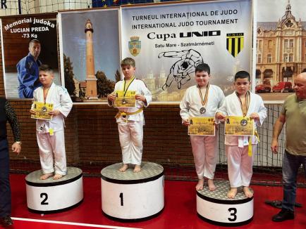 19 clasări pe podium pentru judoka orădeni de la LPS Champions la o competiție din Satu Mare (FOTO)