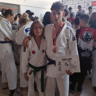 Șapte medalii pentru tinerii judoka de la ACS Olimpikus Oradea la Grand Prix-ul Slovaciei (FOTO)