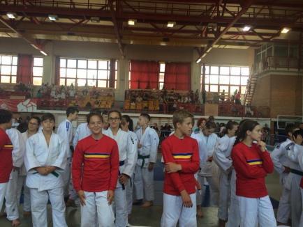 Patru clasări pe podium pentru sportivii orădeni la Finala Campionatului Naţional de Judo Juniori 4 - U 13 (FOTO)