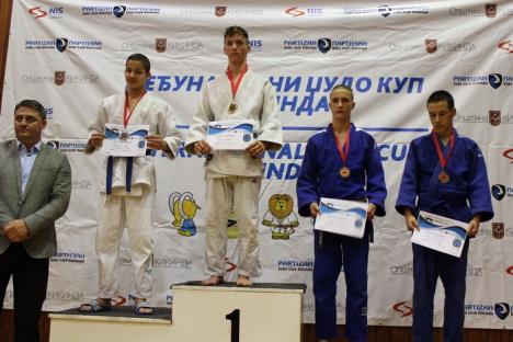 Judoka de la Liberty LPS-CSS Oradea au obţinut 12 clasări pe podium la întrecerile unui turneu internaţional din Serbia