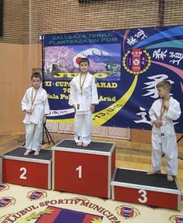 Bravo, copii! Judoka orădeni, printre protagoniștii turneului internațional de la Arad (FOTO)