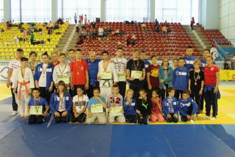 Peste 30 de clasări pe podium pentru judoka orădeni la Cupa Nordului de la Baia Mare